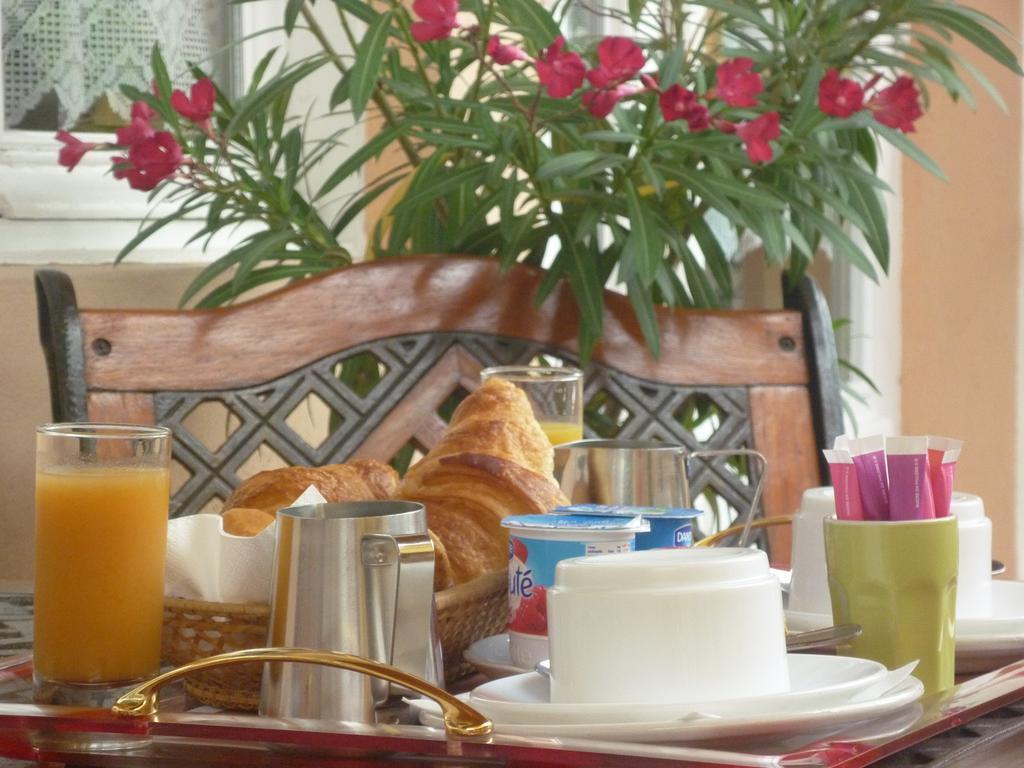 The Originals Boutique, Hotel Clos Sainte Marie, Невер Екстер'єр фото