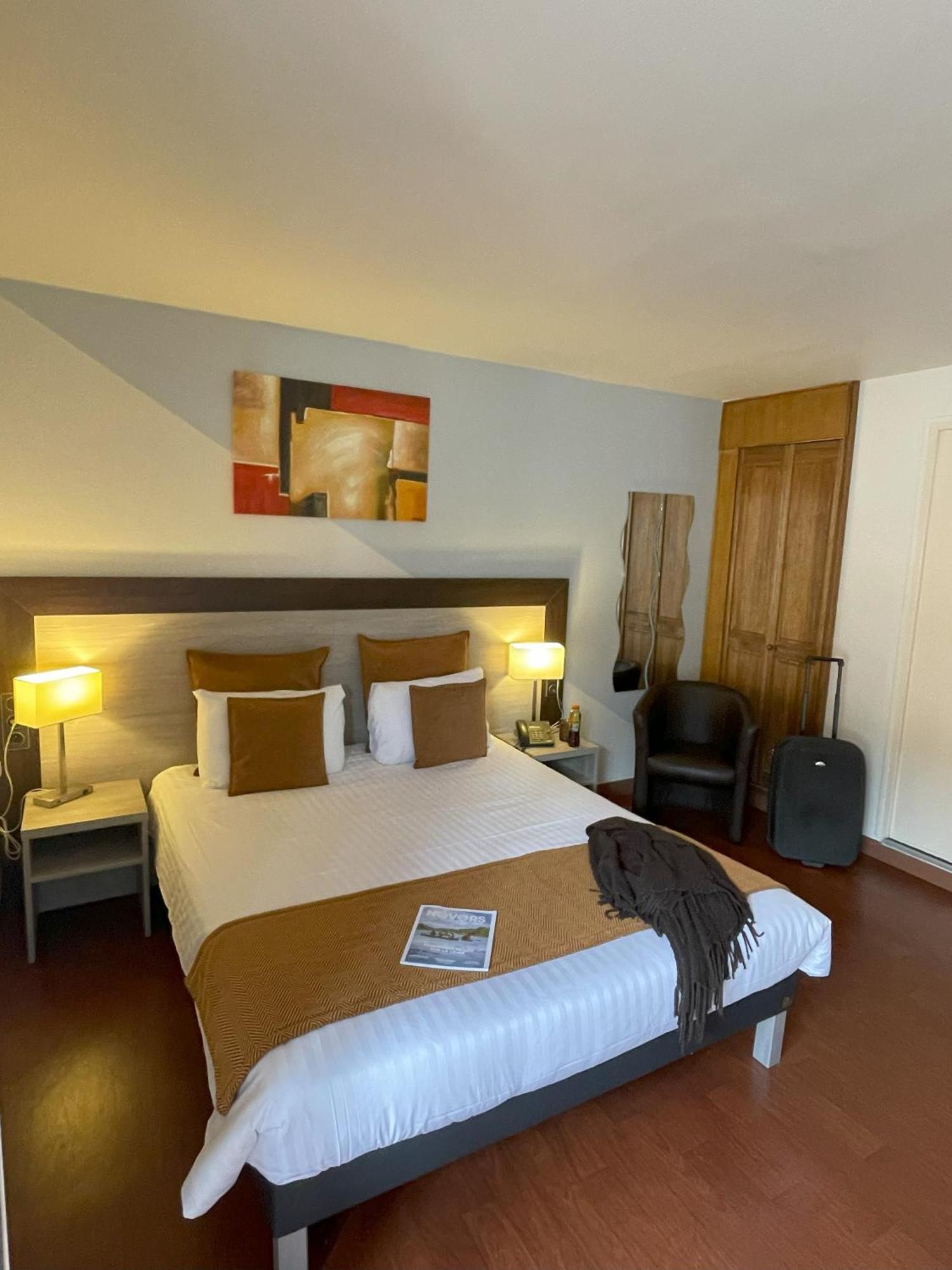 The Originals Boutique, Hotel Clos Sainte Marie, Невер Екстер'єр фото