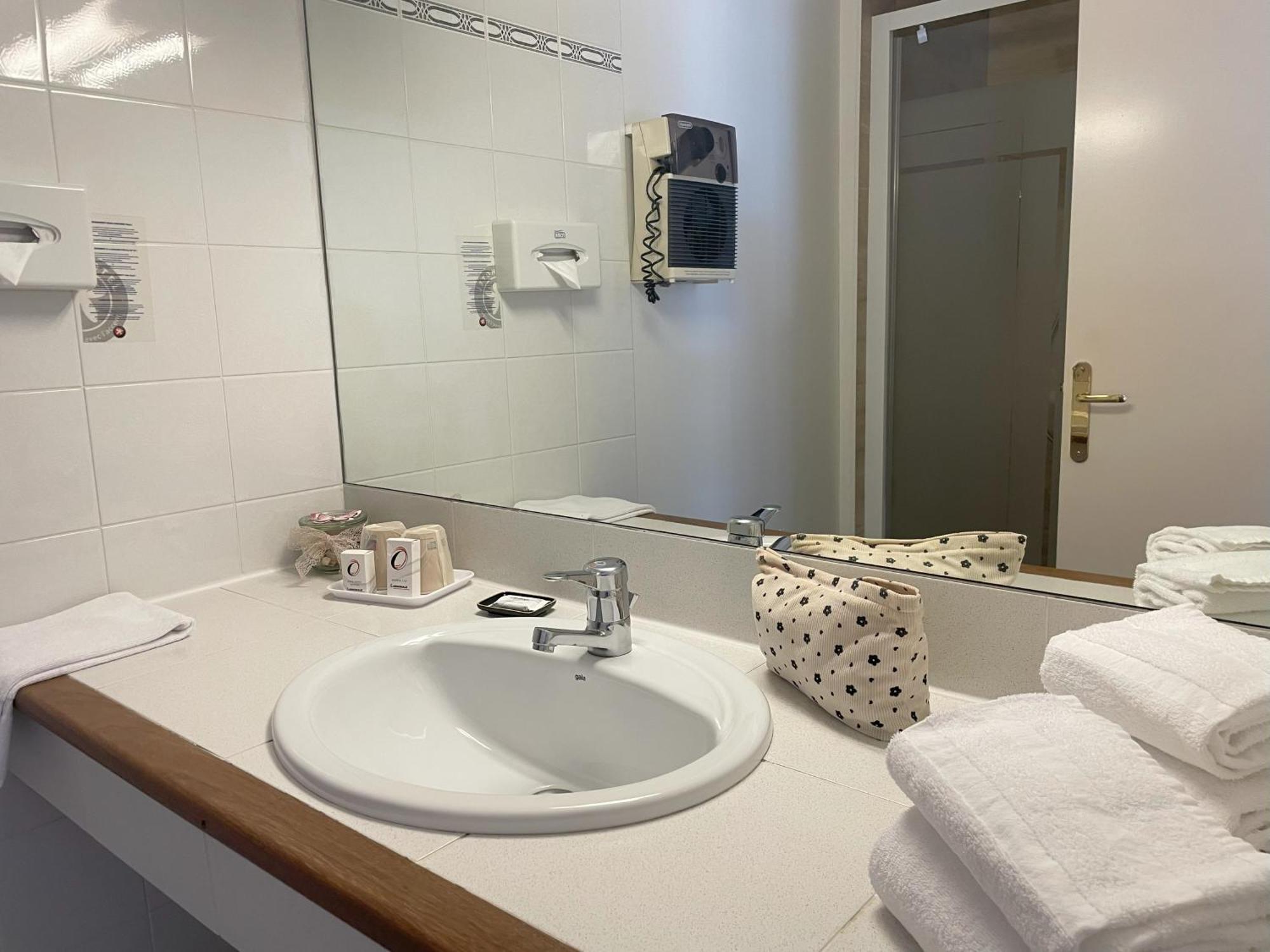 The Originals Boutique, Hotel Clos Sainte Marie, Невер Екстер'єр фото